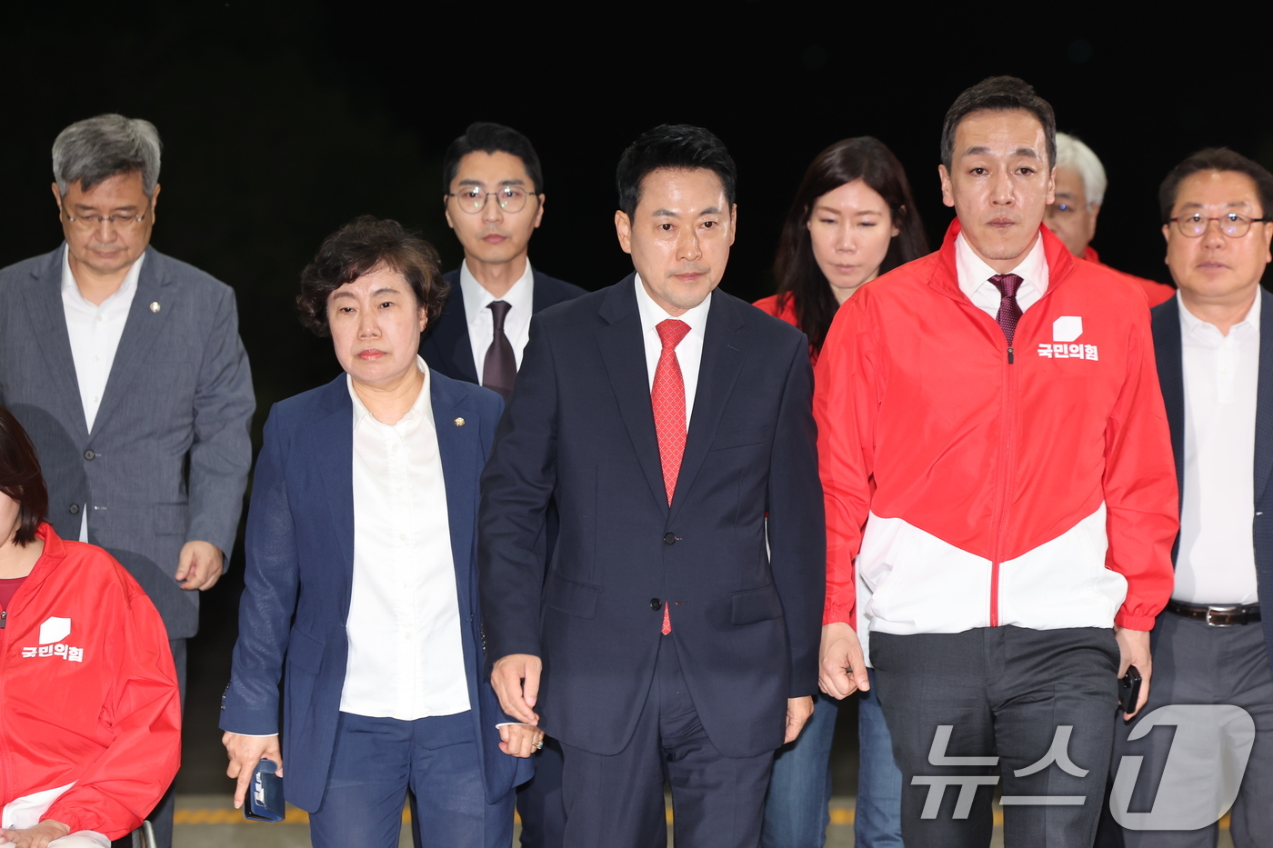 (과천=뉴스1) 김진환 기자 = 장동혁 국민의힘 대표가 6·3 지방선거 본투표가 실시된 3일 서울 송파구 등 일부 투표소에서 벌어진 투표용지 부족 사태와 관련해 경기 과천 중앙선거 …