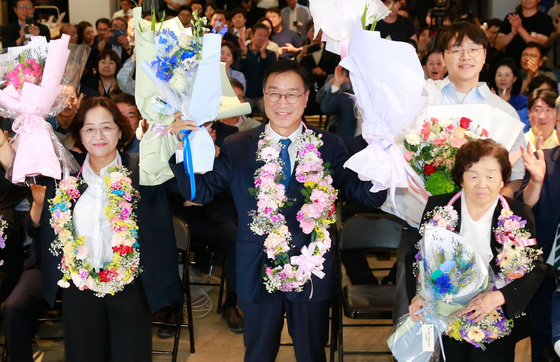 362표 차 첫 승리에서 제주지사까지…위성곤의 '7전 7승'