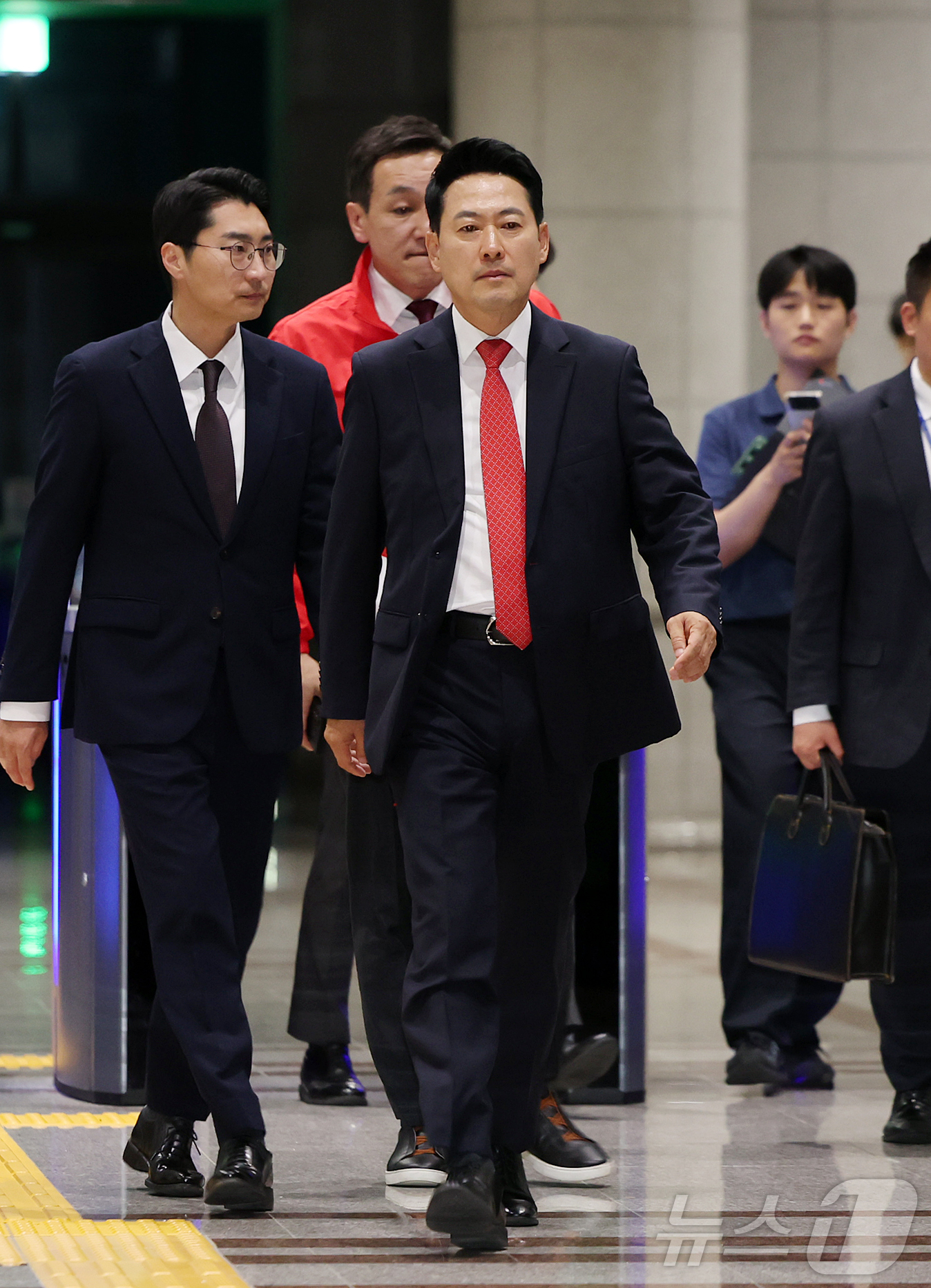 (과천=뉴스1) 김진환 기자 = 장동혁 국민의힘 대표가 6·3 지방선거 본투표가 실시된 3일 서울 송파구 등 일부 투표소에서 벌어진 투표용지 부족 사태와 관련해 경기 과천 중앙선거 …