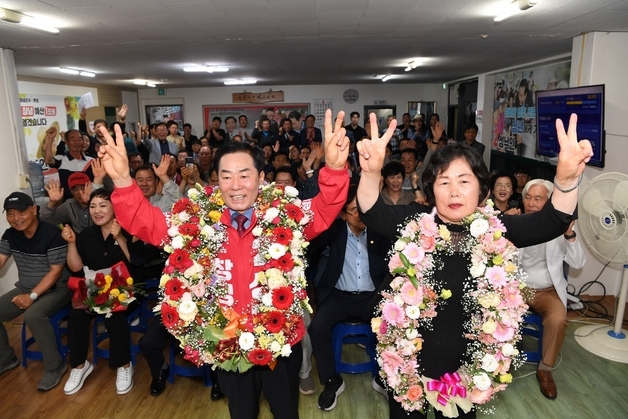 [6·3 지선] 성낙인 창녕군수 당선 확실…"재선 영광 군민께 감사"