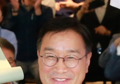 [인터뷰]제주지사 당선 확실 위성곤 "무거운 책임감…제주미래 고민"