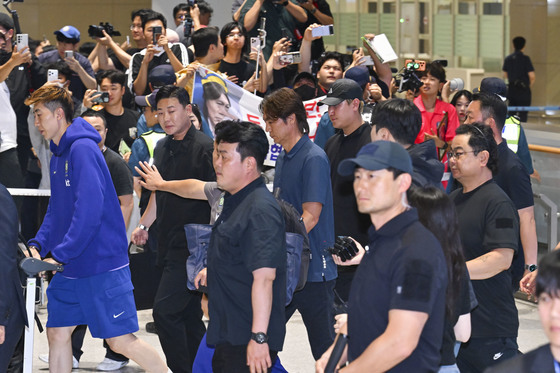 월드컵 최악 성적안고 도착한 홍명보호