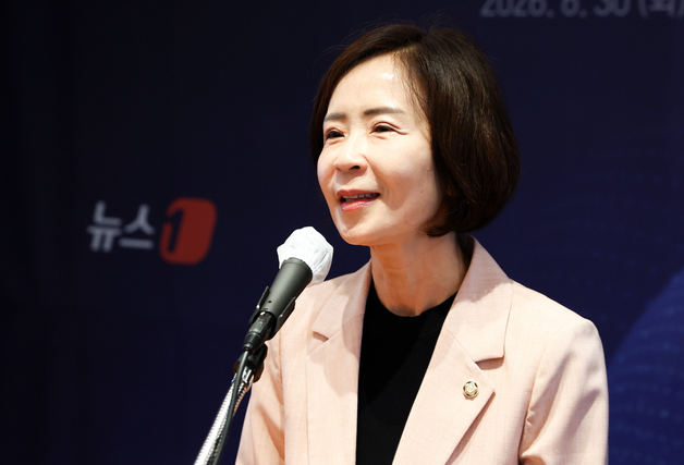 바이오리더스클럽 축사하는 최수진 의원