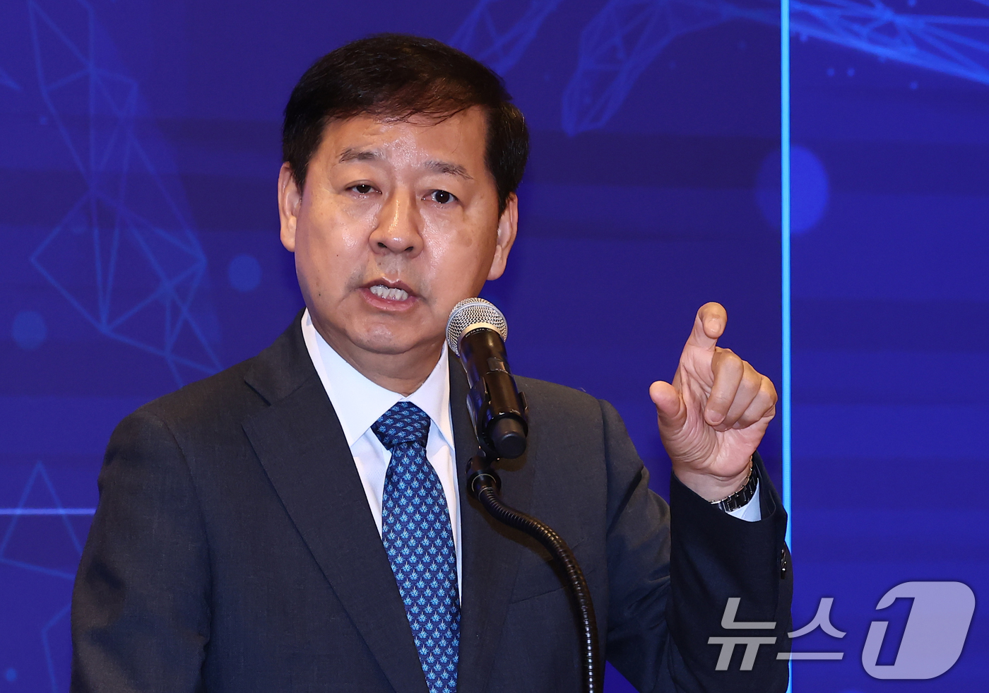 (서울=뉴스1) 김민지 기자 = 구윤철 경제부총리 겸 재정경제부 장관이 30일 오전 서울 중구 롯데호텔에서 열린 '대한민국 전략경제 포럼 AI 대전환 시대, 대한민국 전략경제의 길 …