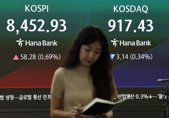 코스피 상승세, 코스닥은 등락