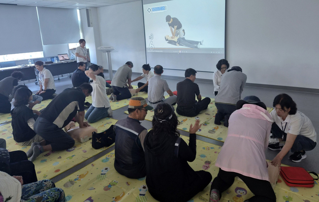 포항시, 폭염 대비 공무직 근로자 '맞춤형 안전교육' 실시