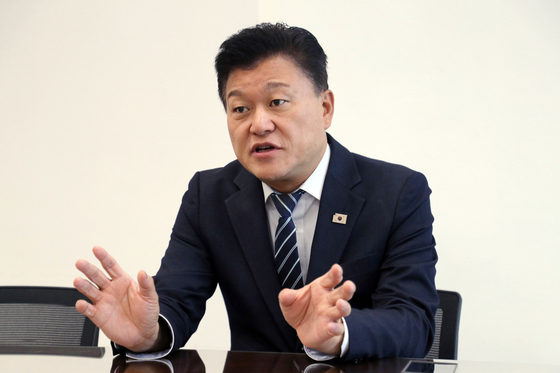 신용한 충북지사 "실용이라는 이름 아래 선택과 집중"