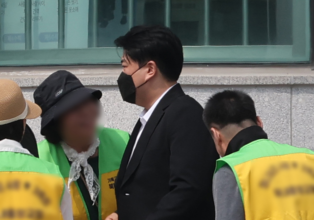 '음주 뺑소니' 김호중 출소