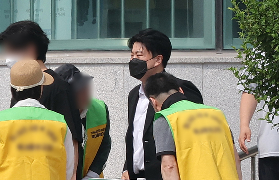 김호중, 가석방 한달만에 심경 "많이 보고파…기존 소속사 실무진과 동행 결정"