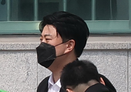 2년 1개월 옥살이 마친 김호중