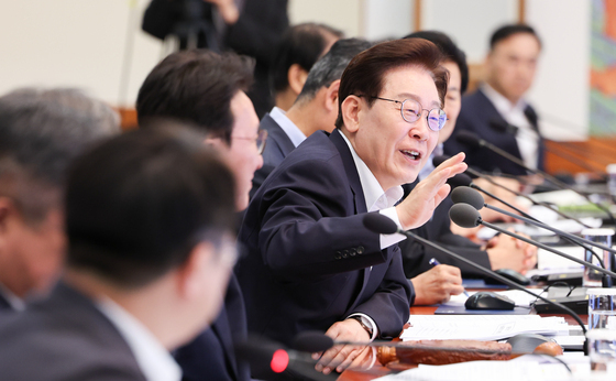 국무회의 겸 비상경제점검회의 주재하는 이재명 대통령