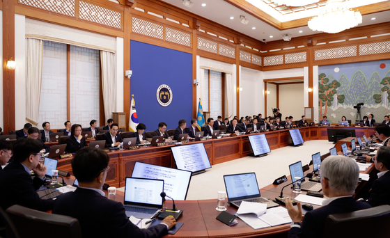 이재명 대통령, 국무회의 겸 비상경제점검회의 주재