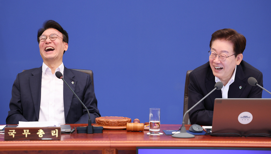 李대통령, 떠나는 金총리에 "역할 가장 컸다" 칭찬…전대 등판前 힘싣기?