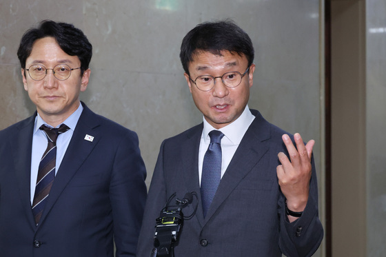 답변하는 한병도