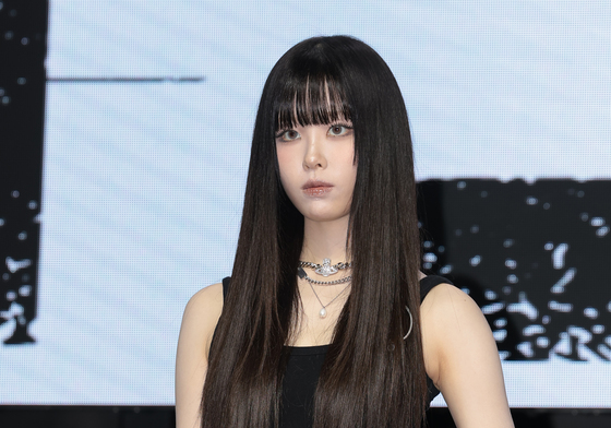 김유나, 시크한 17세