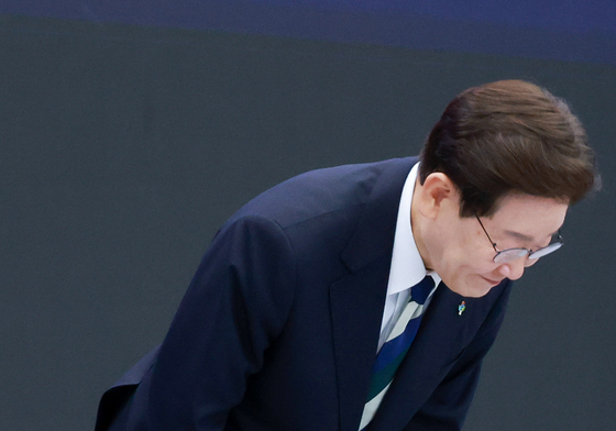 인사하는 이재명 대통령