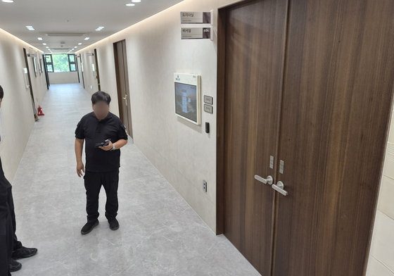 김영환 지사 이임식 직후 압수수색…충북도 공무원들 '술렁'