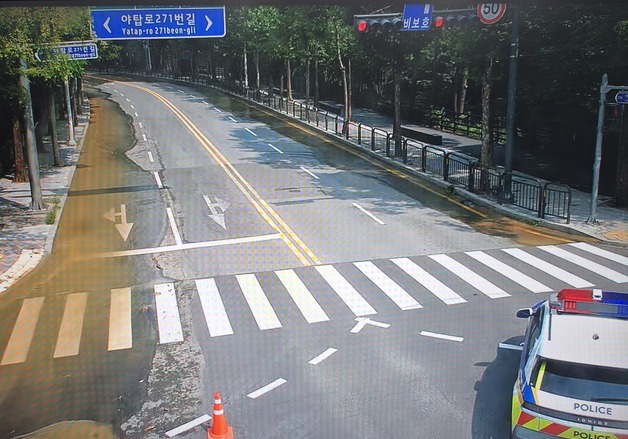 분당 야탑동 상수도관 터져…수돗물 끊기고 도로 통제
