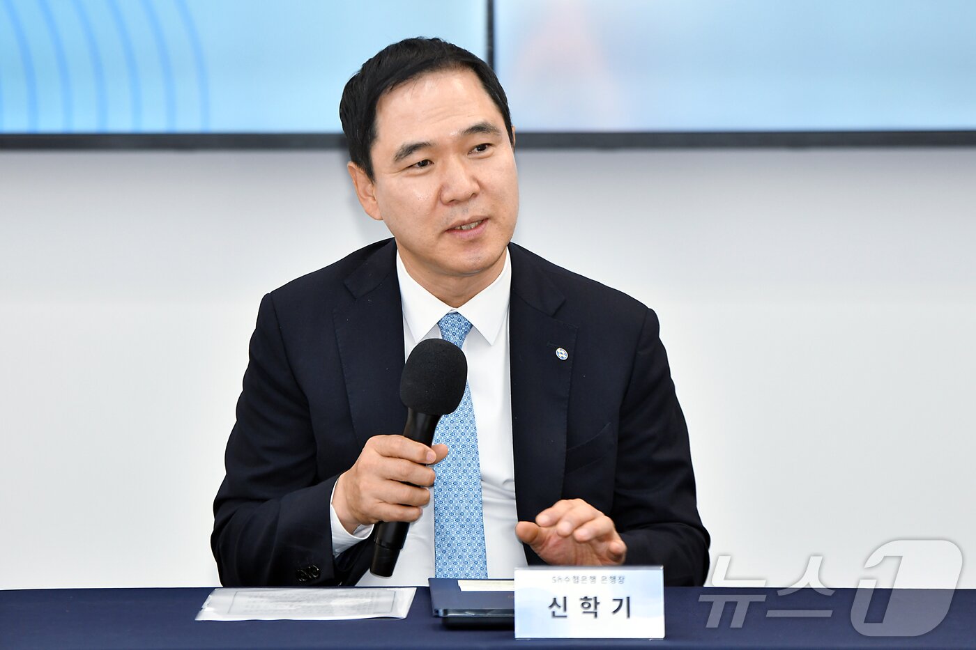 본문 이미지 - 신학기 Sh수협은행 은행장이 30일 오후 서울시 성동구 한국기원 1층 라운지에서 열린 Sh수협은행 여자바둑 최강전 업무협약식에서 인사말을 하고 있다. (한국기원 제공. 재판매 및 DB 금지) 2026.6.30 ⓒ 뉴스1