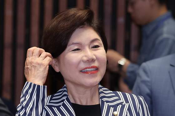 의원총회 참석하는 조은희