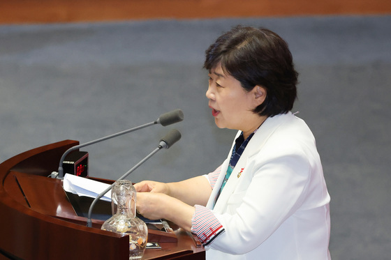 당선 인사하는 서영교 신임 법사위원장