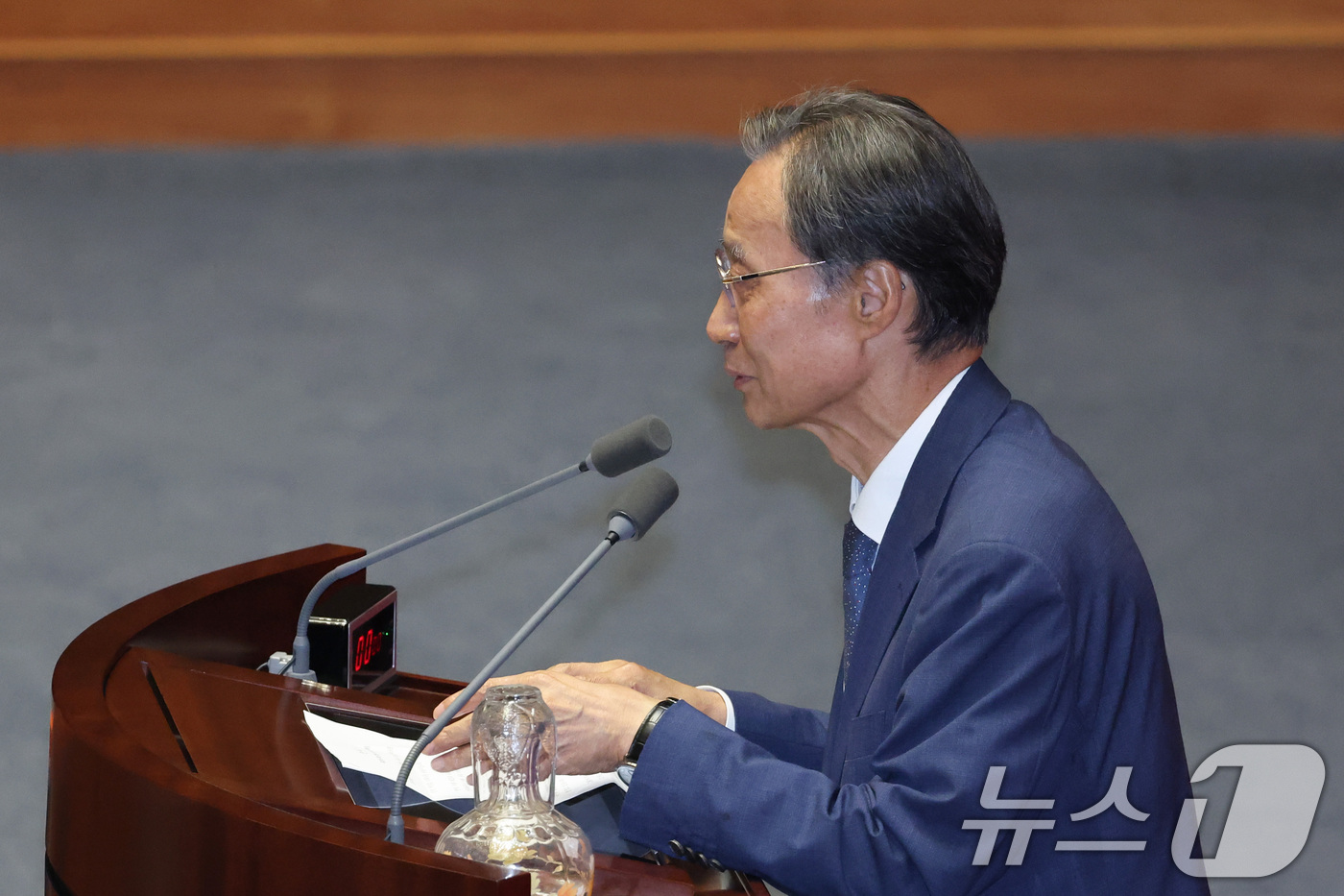 (서울=뉴스1) 신웅수 기자 = 유동수 신임 정무위원장이 30일 서울 여의도 국회에서 열린 제436회 국회(임시회) 제4차 본회의에서 당선 인사를 하고 있다. 2026.6.30/뉴 …
