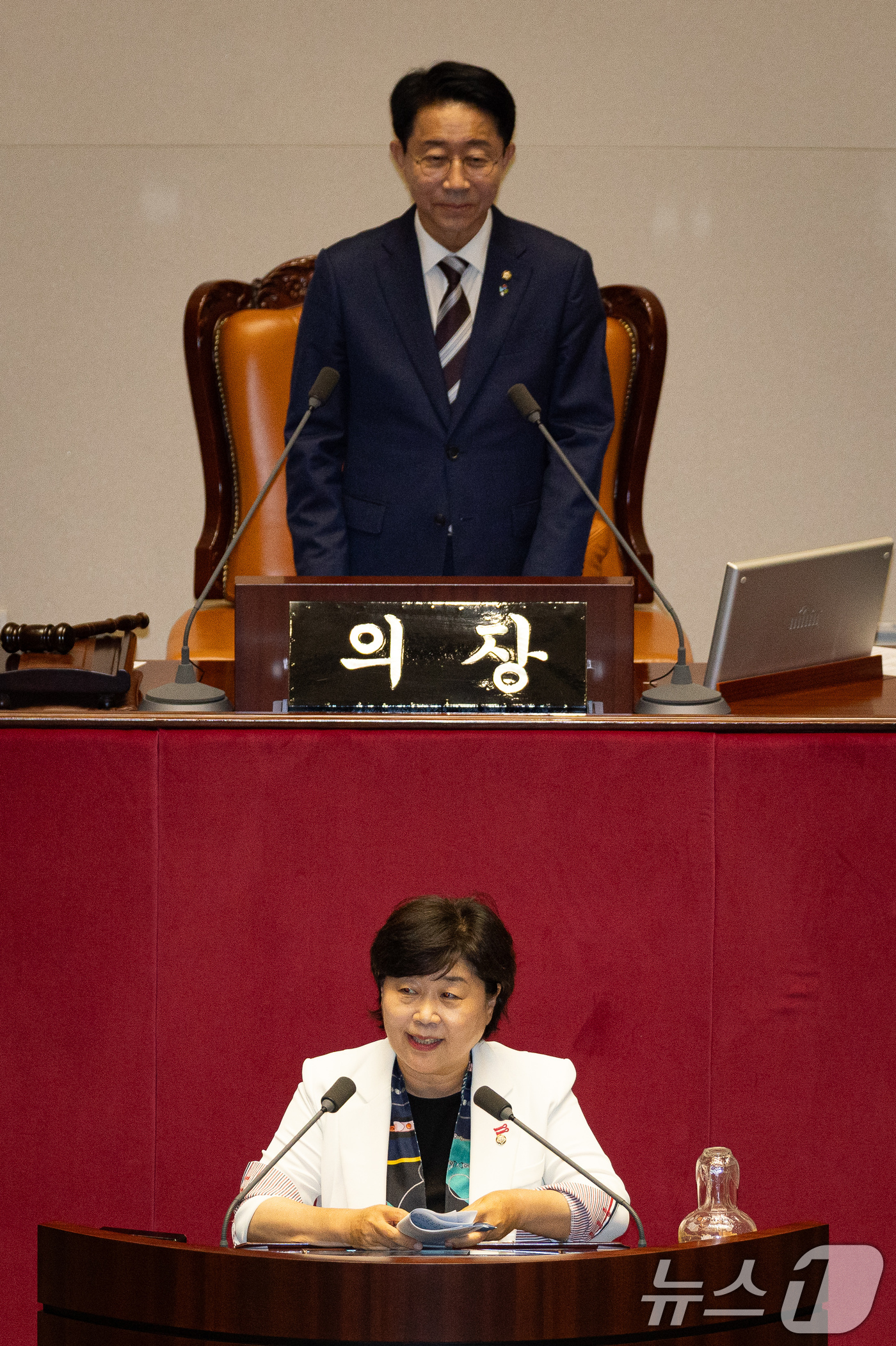 (서울=뉴스1) 유승관 기자 = 제22대 국회 후반기 서영교 법제사법위원장이 30일 서울 여의도 국회에서 열린 제436회 국회(임시회) 제4차 본회의에서 당선인사를 하고 있다. 2 …