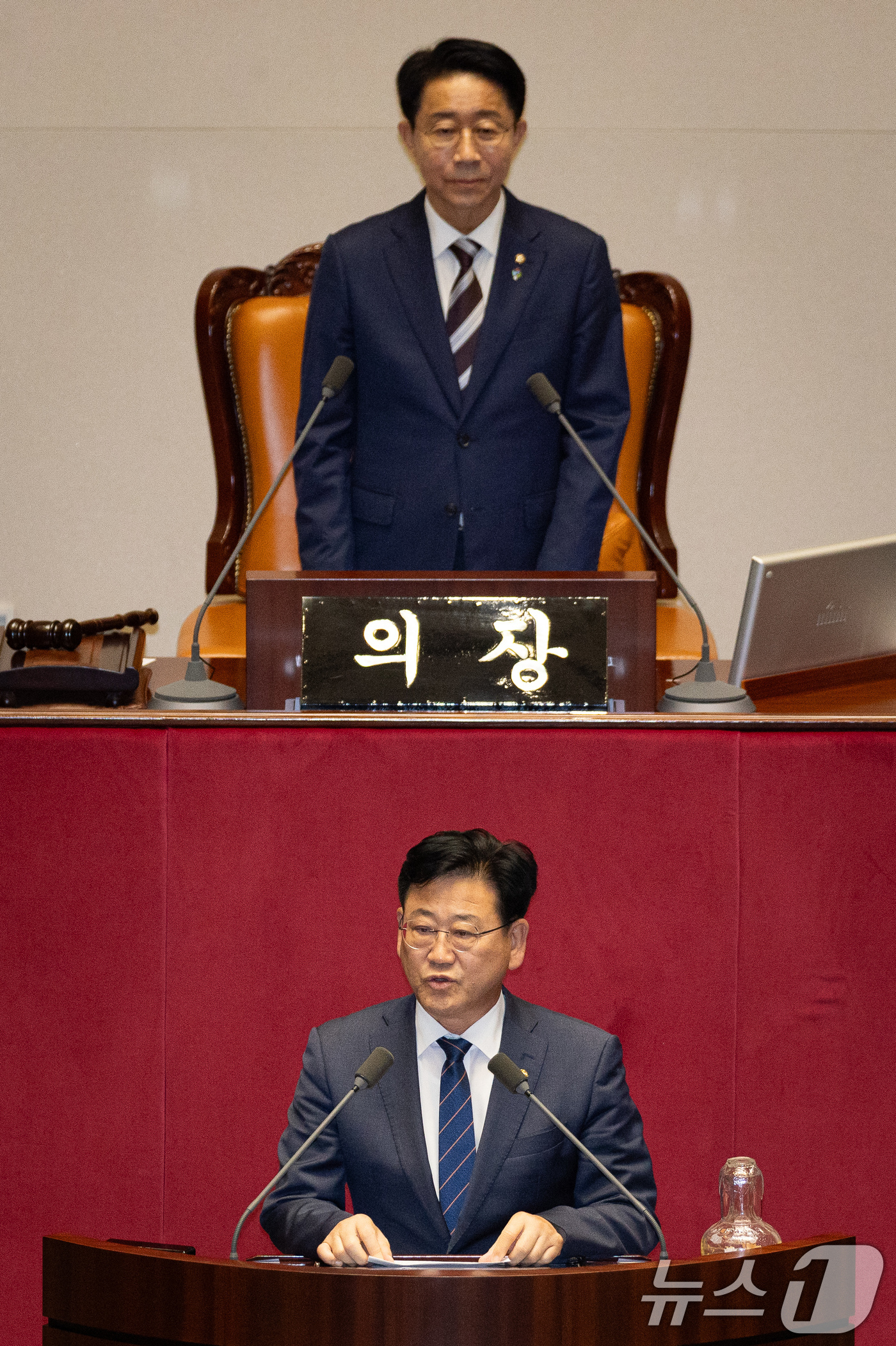 (서울=뉴스1) 유승관 기자 = 제22대 국회 후반기 김정호 기후에너지환경노동위원장이 30일 서울 여의도 국회에서 열린 제436회 국회(임시회) 제4차 본회의에서 당선인사를 하고 …