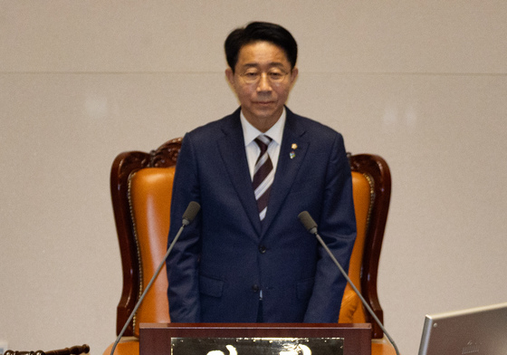 당선인사하는 김정호 기후에너지환경노동위원장