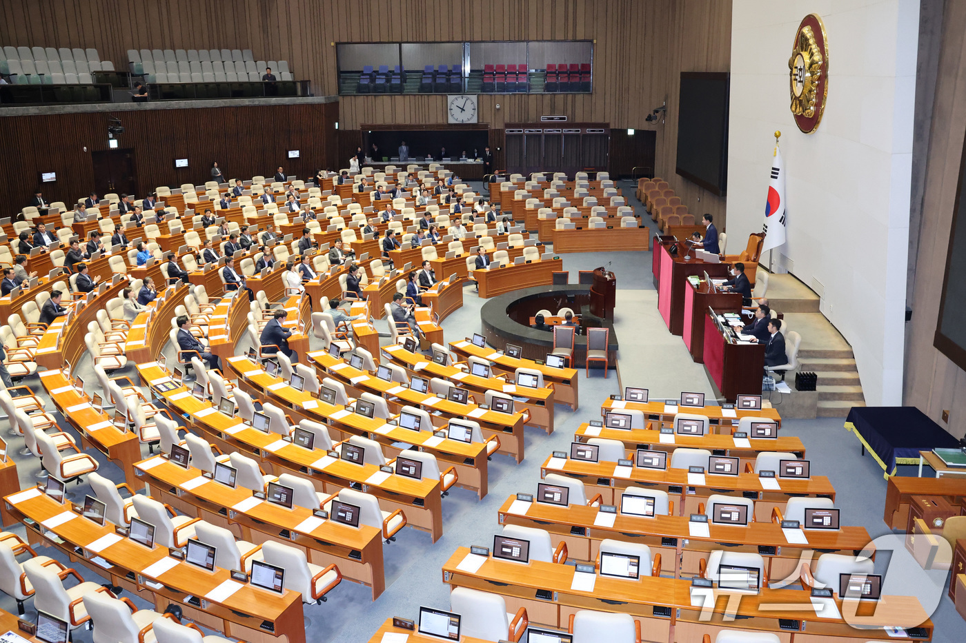 (서울=뉴스1) 신웅수 기자 = 30일 서울 여의도 국회에서 열린 제436회 국회(임시회) 제4차 본회의에서 국무총리(한성숙) 임명동의안이 가결되고 있다. 2026.6.30/뉴스1 …