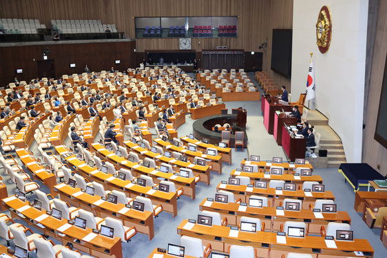 국회 본회의 넘는 한성숙 총리 후보자 임명동의안