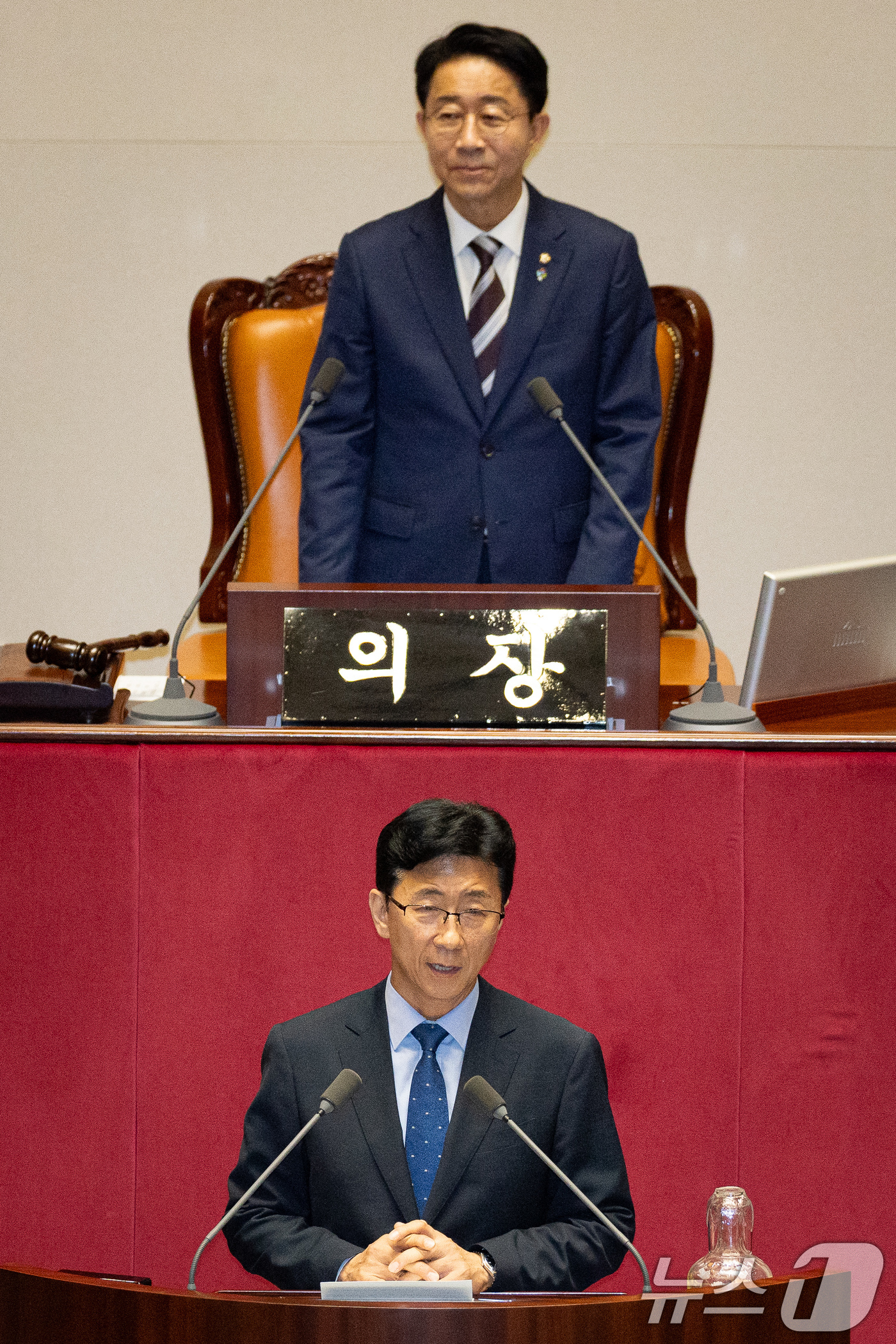 (서울=뉴스1) 유승관 기자 = 고용진 신임 국회사무총장이 30일 서울 여의도 국회에서 열린 제436회 국회(임시회) 제4차 본회의에서 임명승인안이 가결된 후 인사말을 하고 있다. …