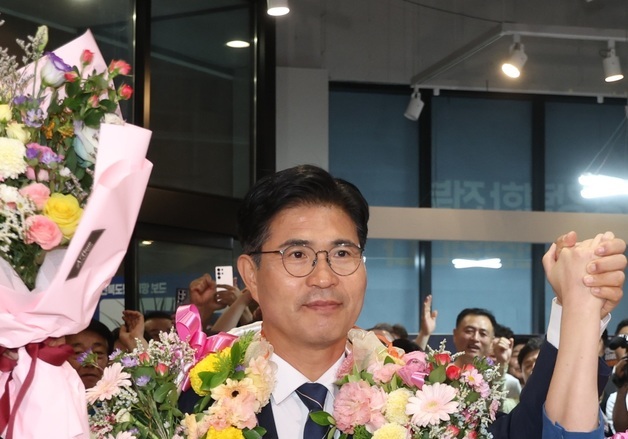 이원택 민주당 전북도지사 후보 당선 확실시