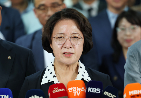 '당선 확실' 추미애 "대한민국 정상화·경기도 큰 변화"
