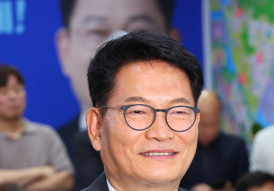 당선 유력 소감 말하는 송영길 후보