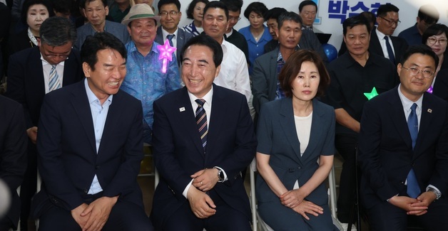 밝은표정의 박수현 더불어민주당 충남지사 후보