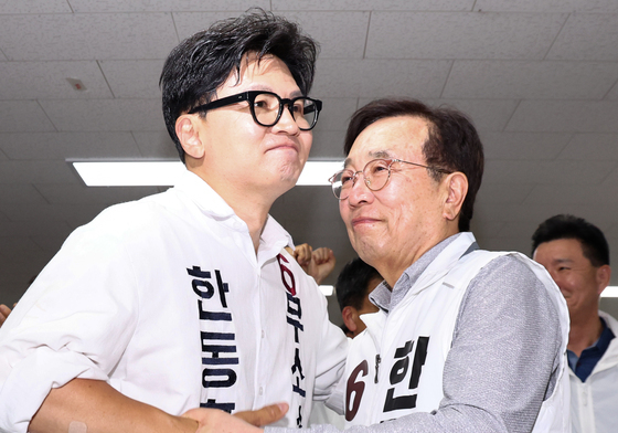 손 맞잡은 한동훈·서병수
