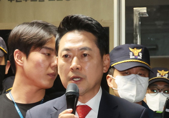 입장 밝히는 장동혁 대표