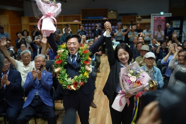 [6·3 지선] 이정학 민주당 첫 동해시장 당선…"30년 정체 끝내겠다"