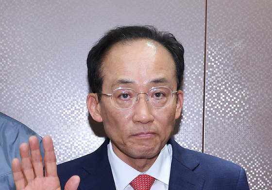 손인사하는 추경호 후보