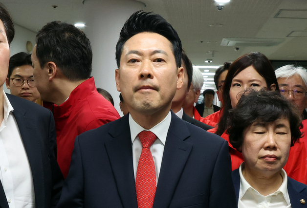 선거 끝나자마자 '장동혁 책임론' 분출…당권파는 보호막