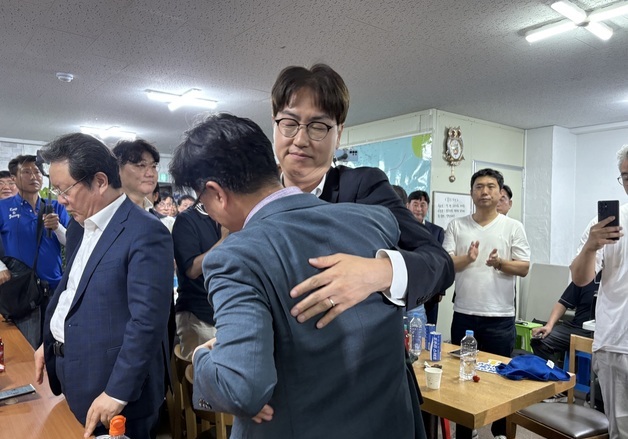 'AI 전문가' 하정우 출구조사 웃었지만 끝내 고배…원내 입성 불발