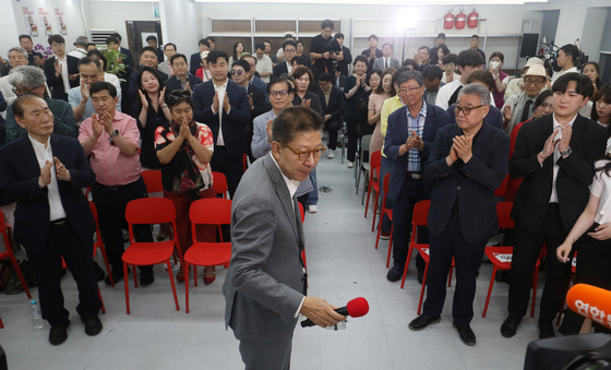 지지자들에게 감사 인사 전한 박형준 후보