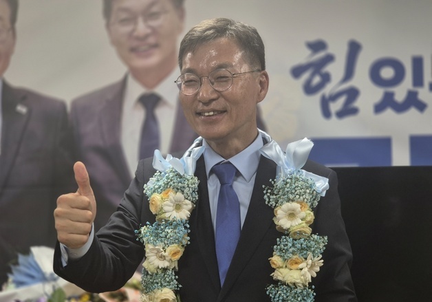 "공무원, 정치 도구돼선 안돼"…'첫 민주당 시장' 김중남이 그리는 강릉