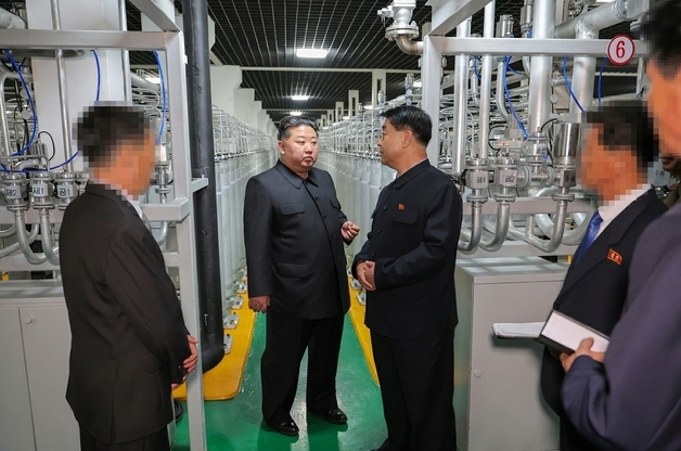 北, 새 핵시설 공개…"5년간 핵물질 생산 능력 2배 이상 키웠다"(종합)
