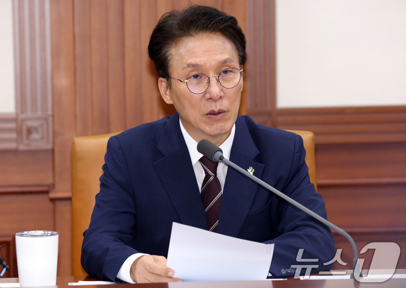 (서울=뉴스1) 김명섭 기자 = 김민석 국무총리가 4일 오전 서울 종로구 세종대로 정부서울청사에서 열린 비상경제본부회의에서 모두 발언을 하고 있다.  2026.6.4/뉴스1