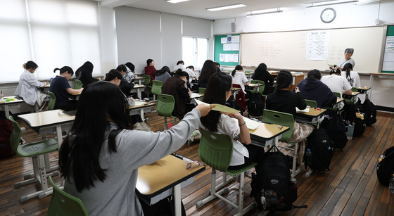 청소년 건강상태 들여다본다…올해 첫 '우울증 선별도구' 도입