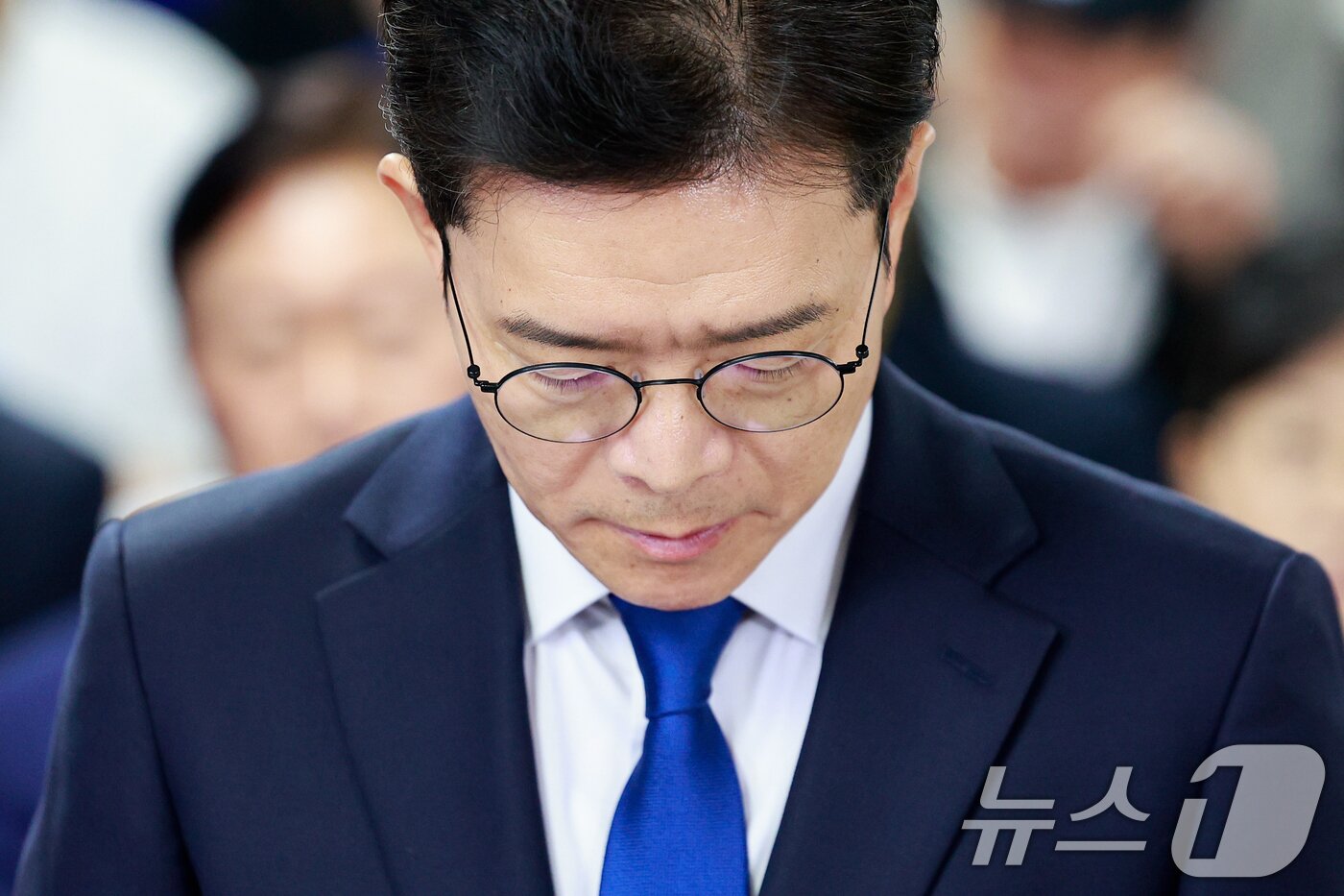 본문 이미지 - 정원오 더불어민주당 서울시장 후보가 4일 오전 서울 중구 세종대로 캠프에서 제9회 전국동시지방선거 개표 상황과 관련 승복 입장을 밝히고 있다. 2026.6.4 ⓒ 뉴스1 안은나 기자