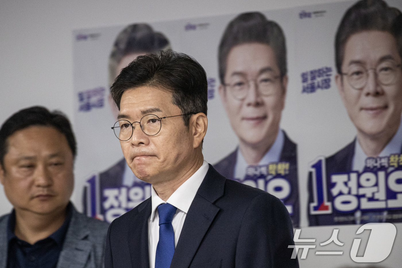 (서울=뉴스1) 안은나 기자 = 정원오 더불어민주당 서울시장 후보가 4일 오전 서울 중구 세종대로 캠프에서 제9회 전국동시지방선거 관련 입장을 밝히고 있다. (공동취재) 2026. …