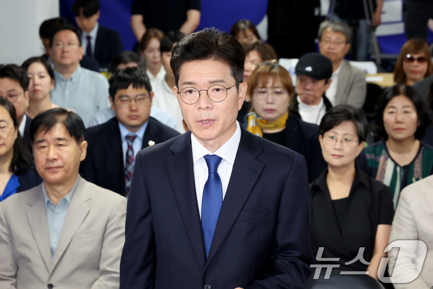 (서울=뉴스1) 안은나 기자 = 정원오 더불어민주당 서울시장 후보가 4일 오전 서울 중구 세종대로 캠프에서 제9회 전국동시지방선거 관련 입장을 밝히고 있다. (공동취재) 2026. …